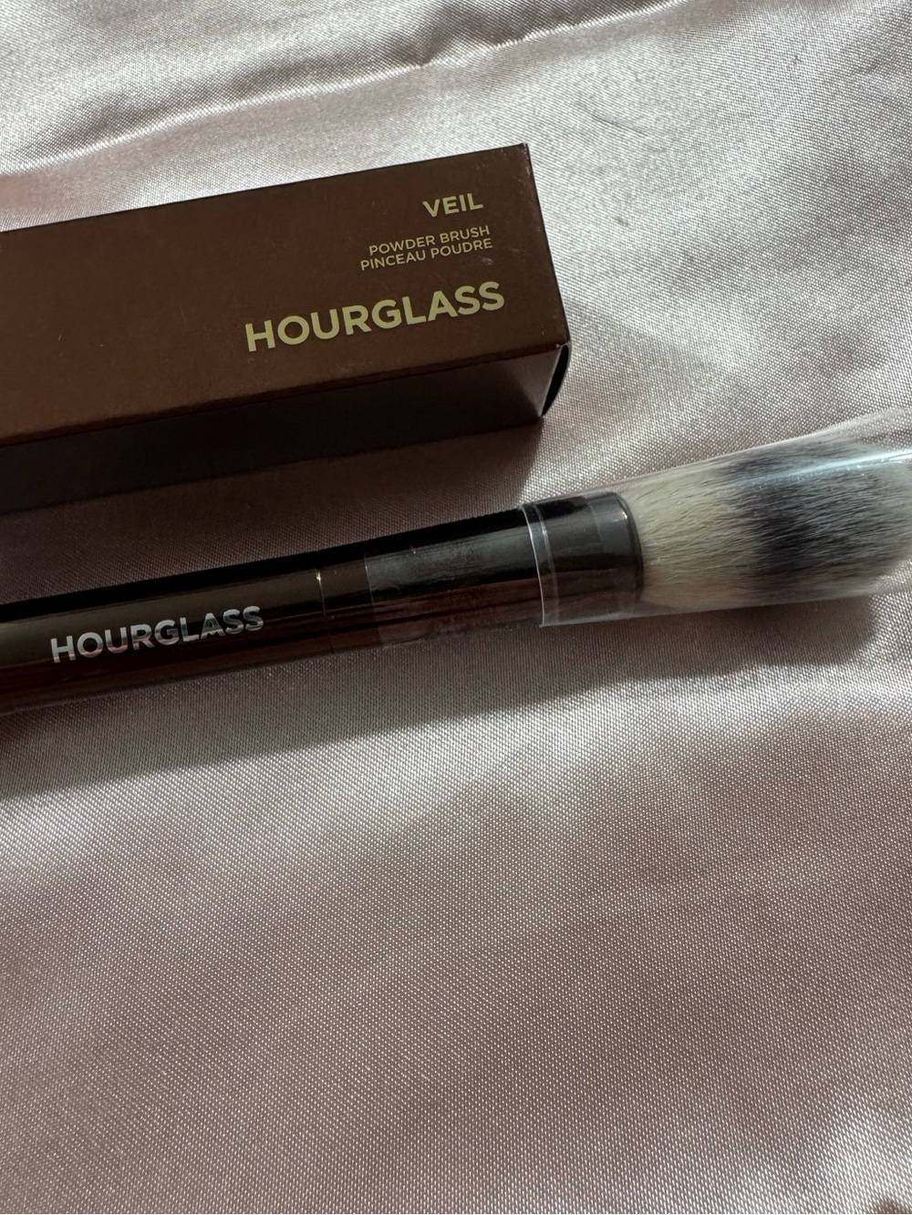 Hourglass Veil Powder Brush